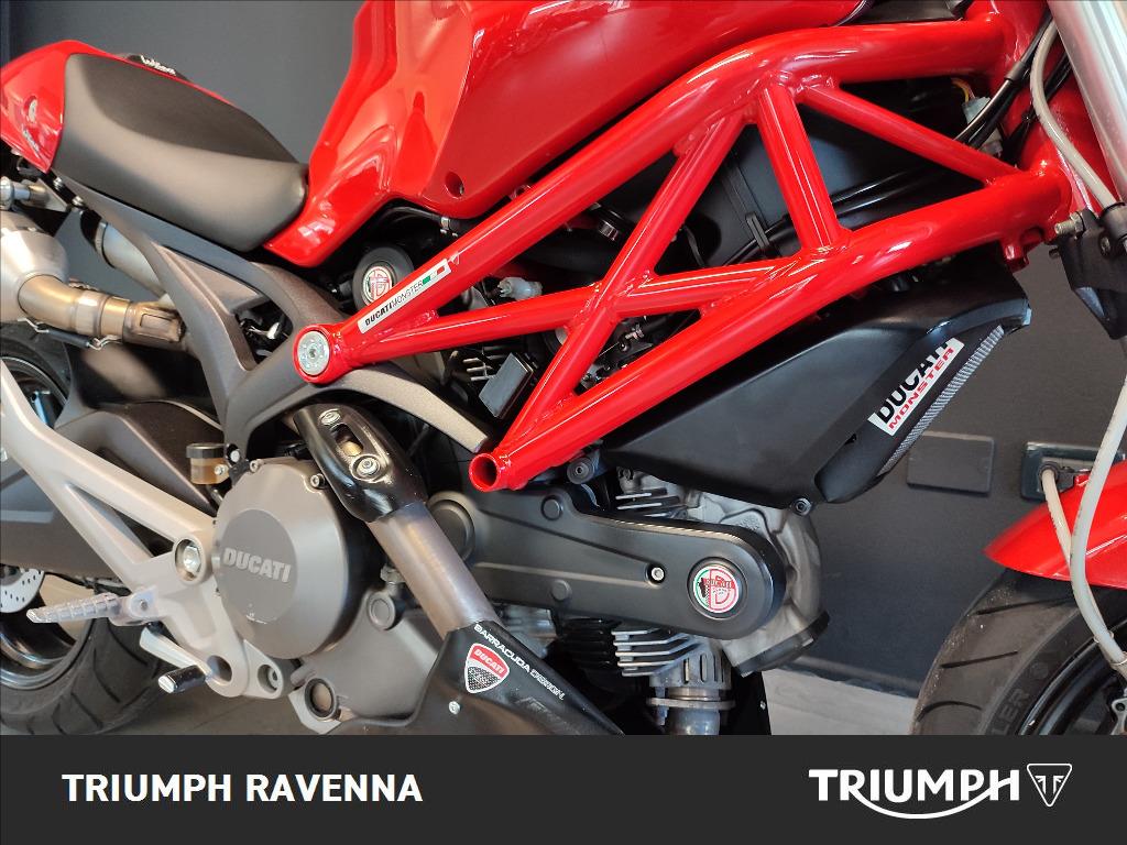 DUCATI Monster 696 