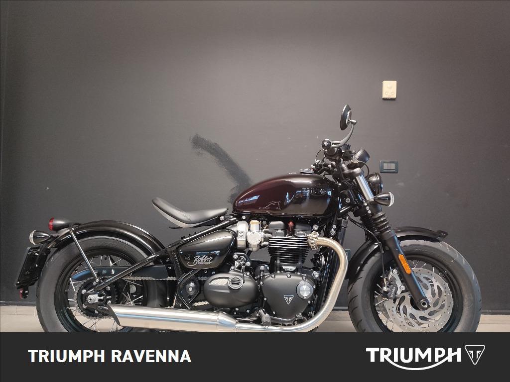 TRIUMPH Bonneville 1200 Bobber Stealth Edition