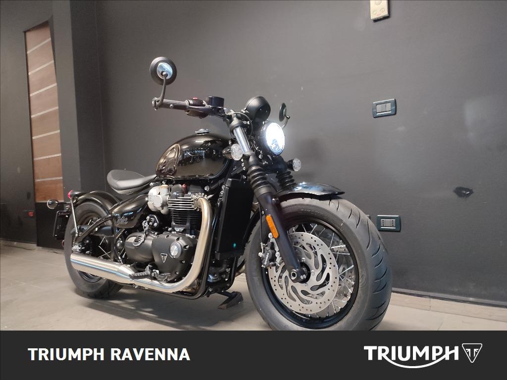 TRIUMPH Bonneville 1200 Bobber Stealth Edition