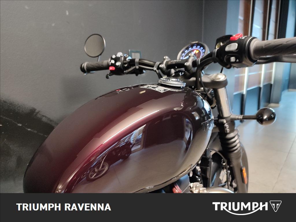 TRIUMPH Bonneville 1200 Bobber Stealth Edition