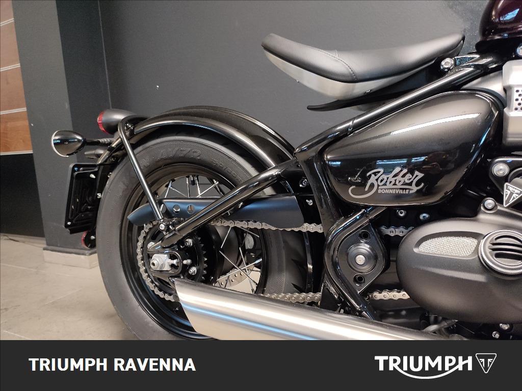 TRIUMPH Bonneville 1200 Bobber Stealth Edition